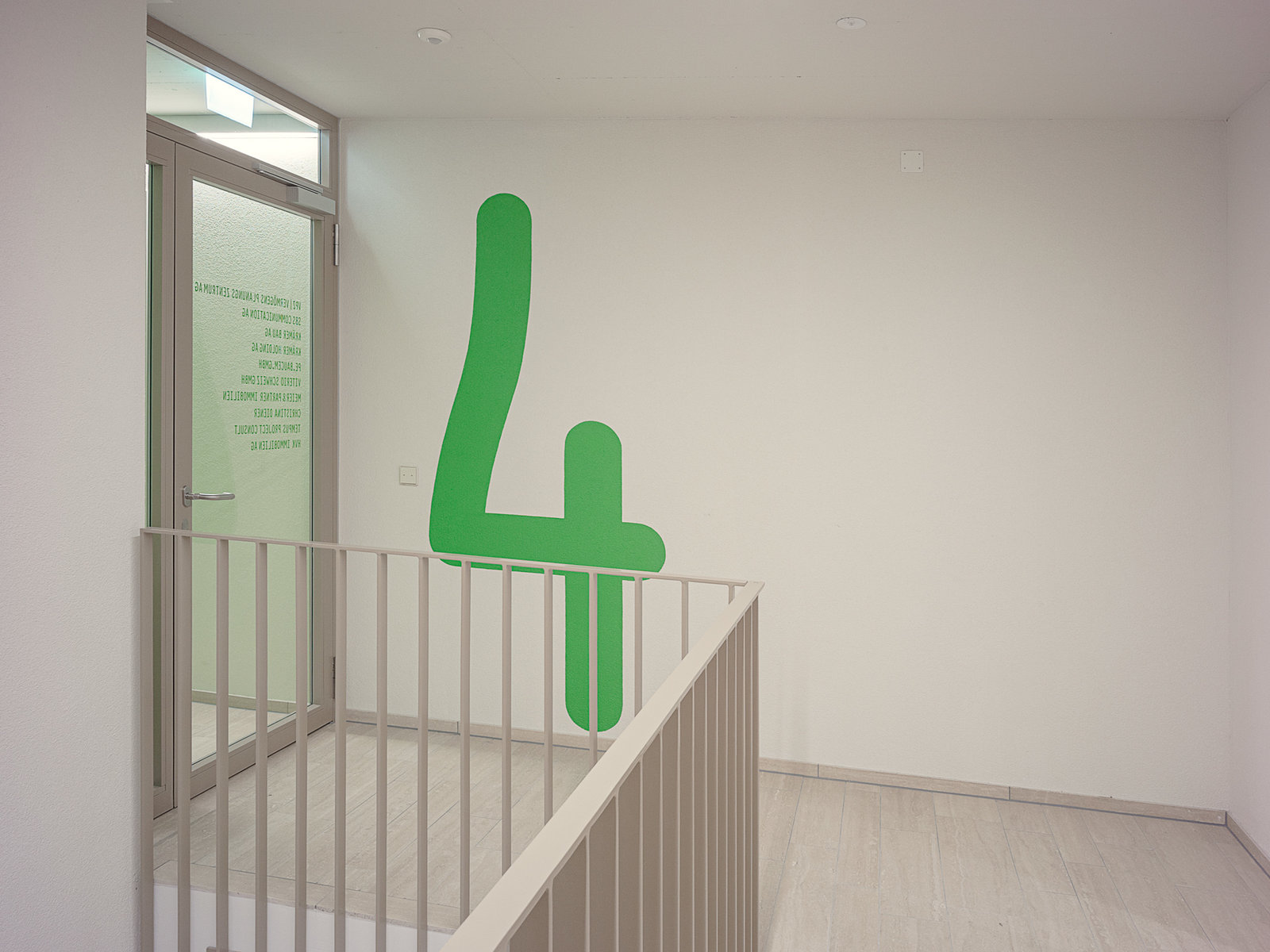 Signaletik Kurt Geschäftshaus