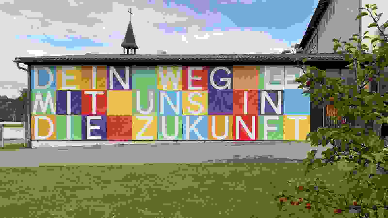 Buchstabenwand Gymnasium Friedberg