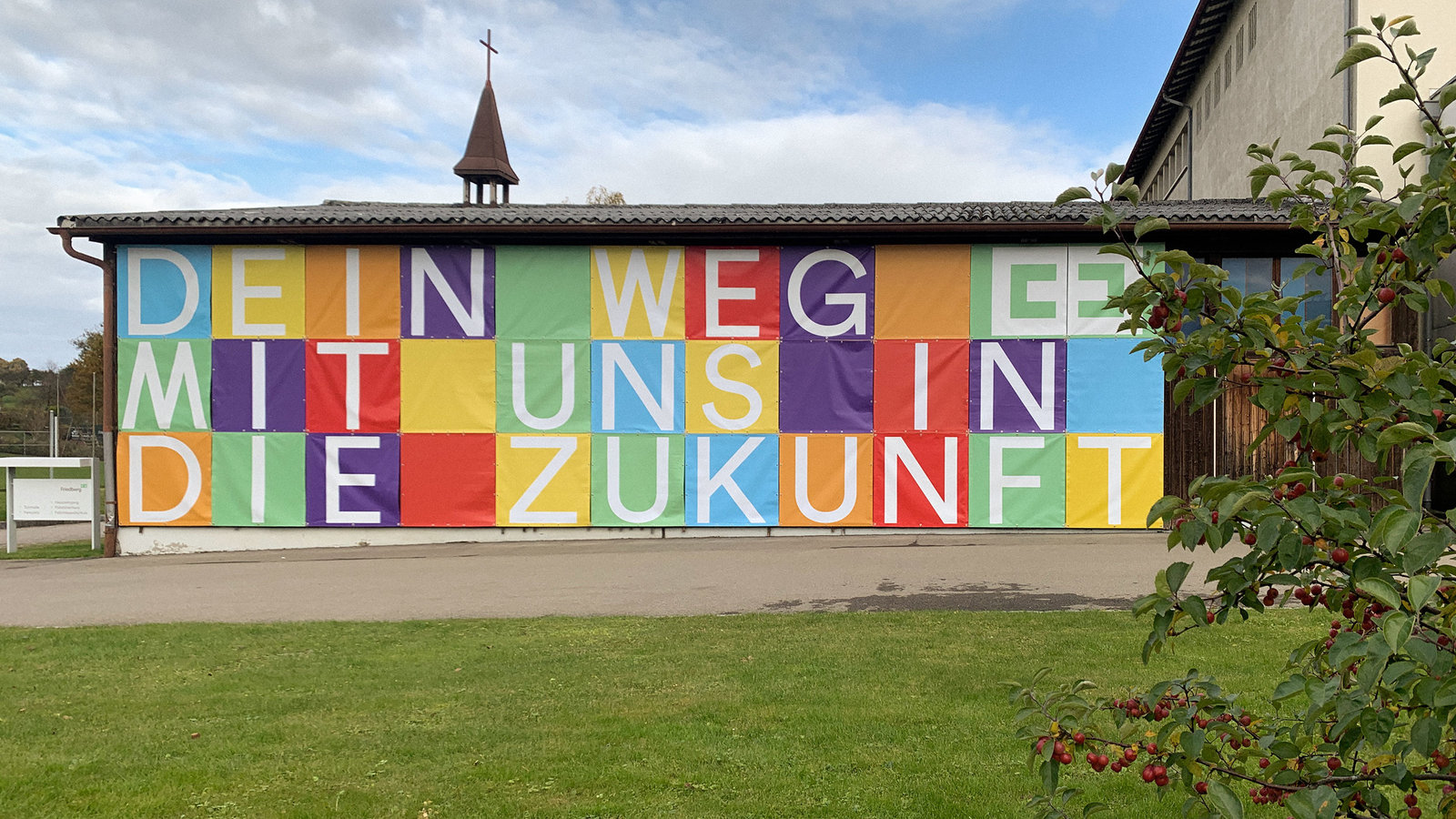 Buchstabenwand Gymnasium Friedberg