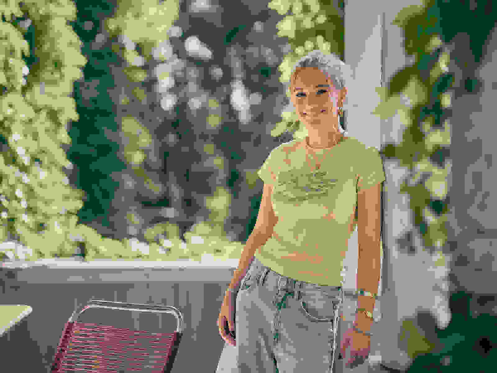 Juna Kelemen ist Grafikerin in Ausbildung bei der Alltag Agentur, St. Gallen. 